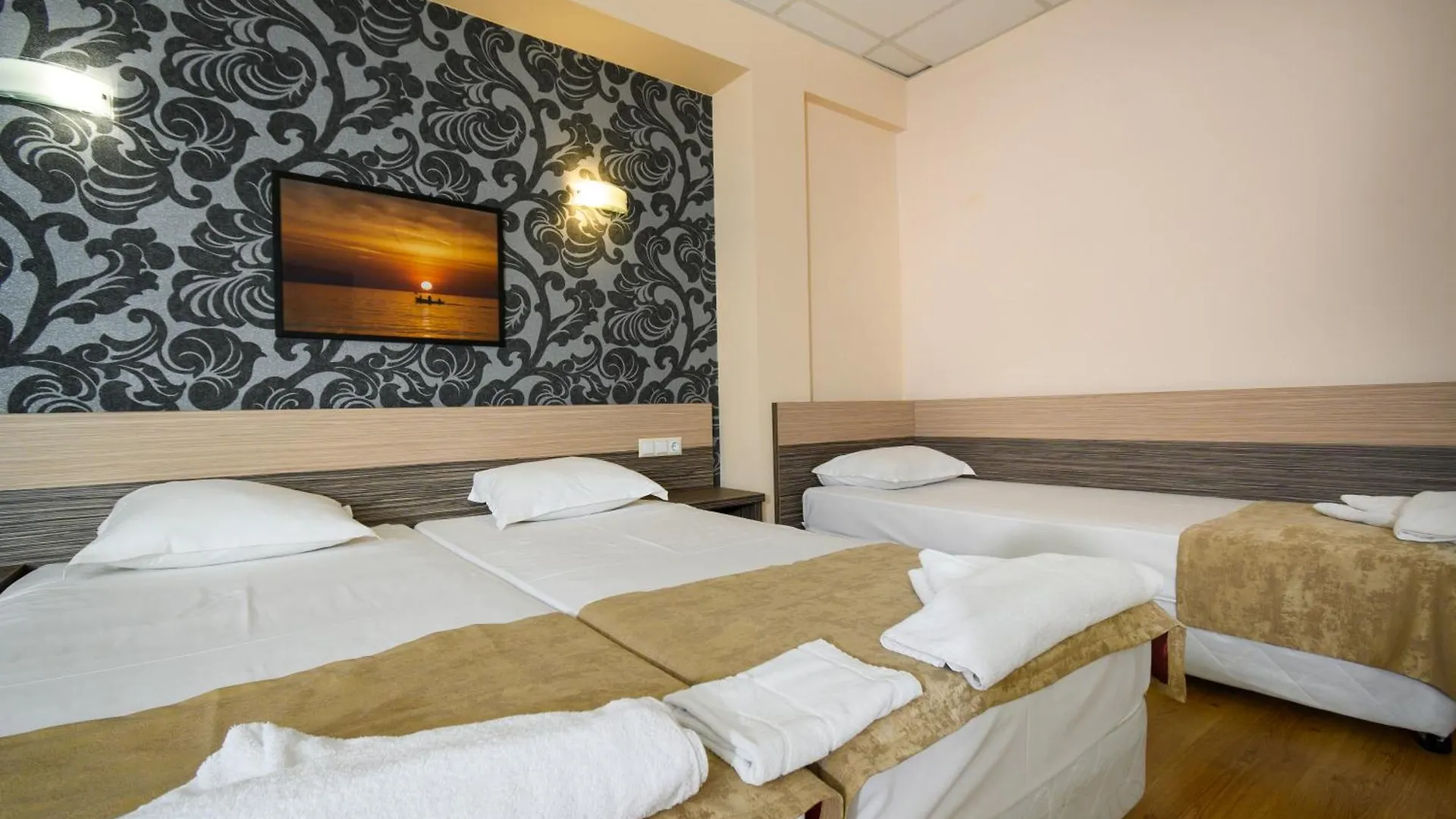 Hotel City Burgas 2*,